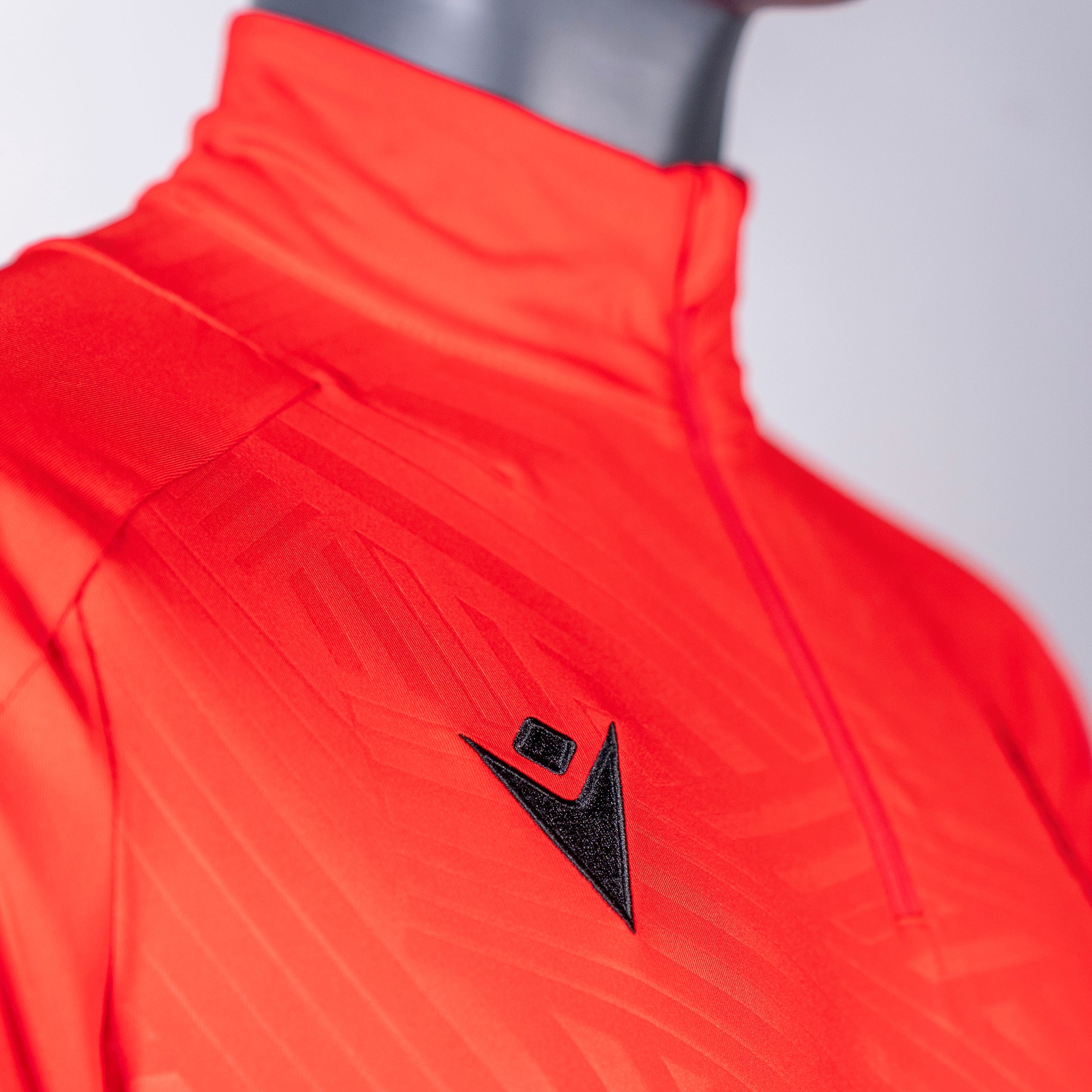 TRAINING SWEAT 25-26