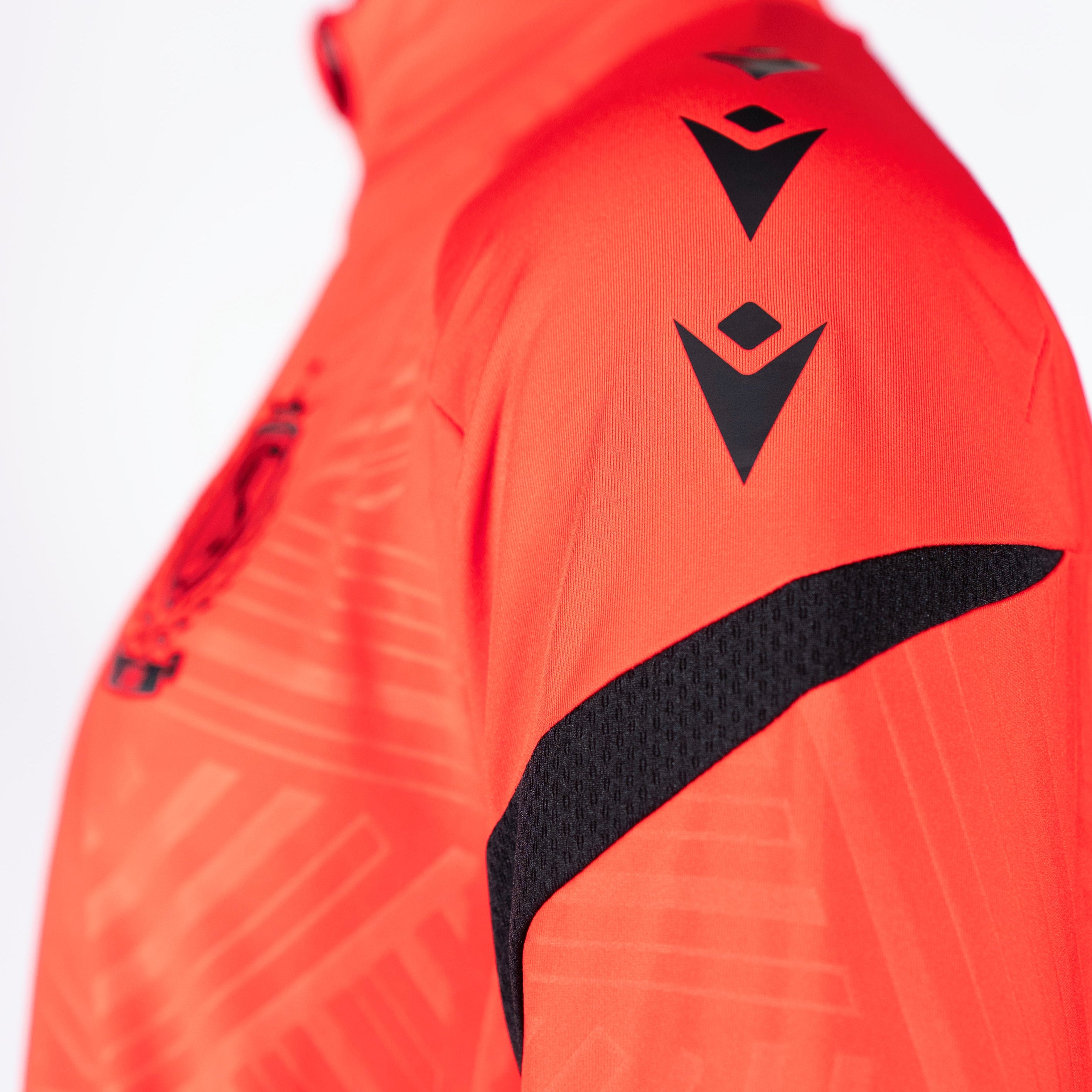 TRAINING SWEAT 25-26