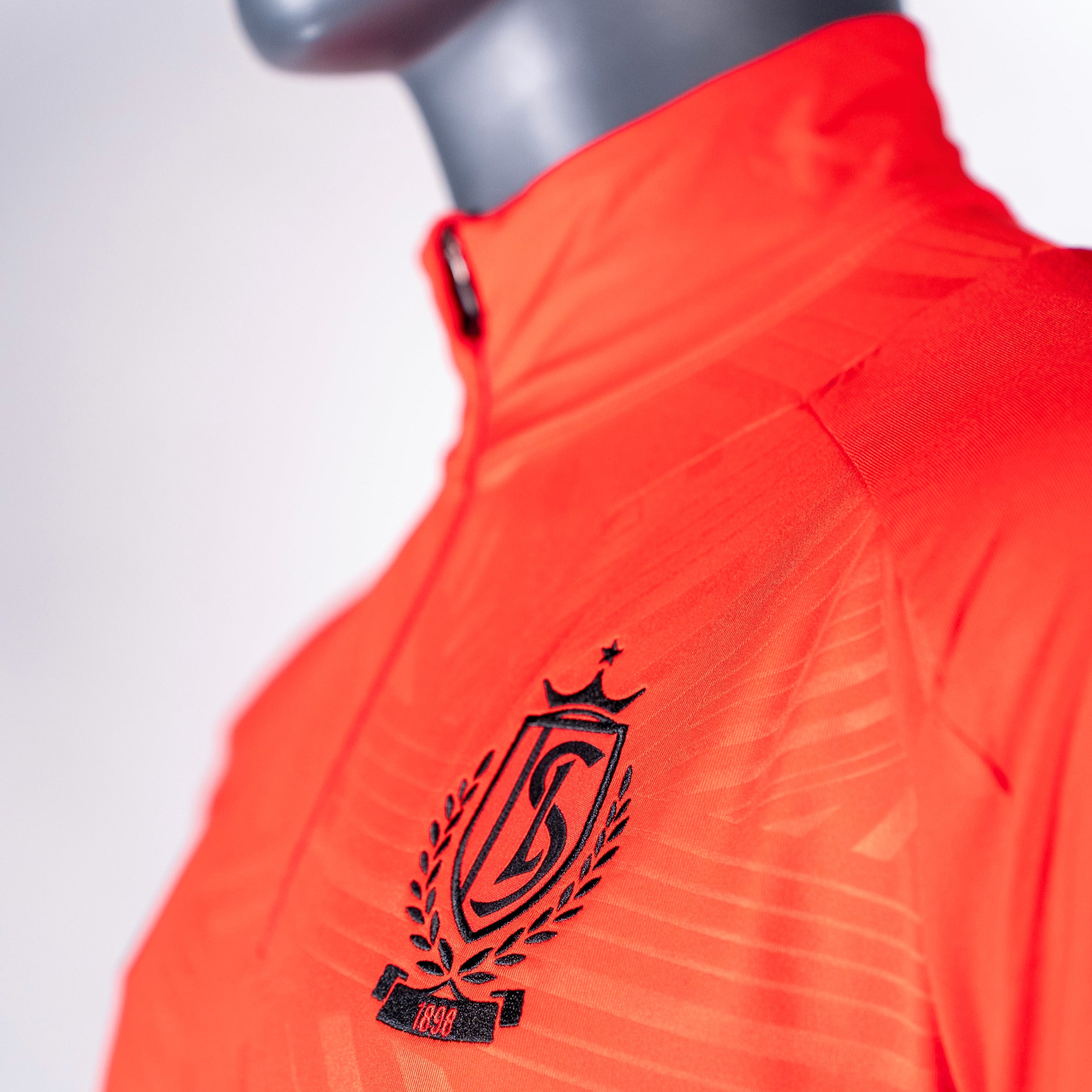 TRAINING SWEAT 25-26