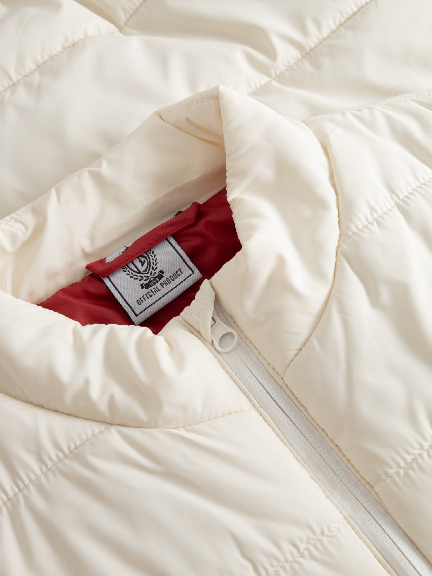 VESTE SANS MANCHE BLANCHE