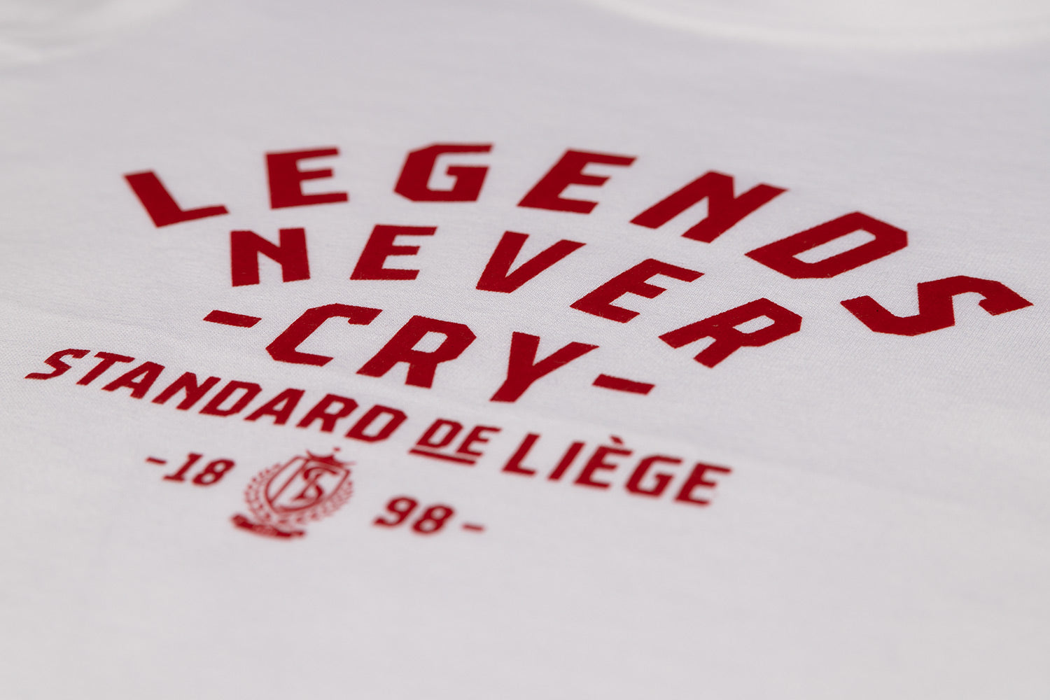TSHIRT LEGENDS NEVER CRY