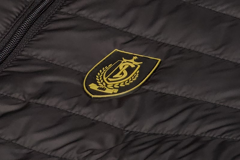 BLACK QUILTED JACKET GOLD LOGO JR
