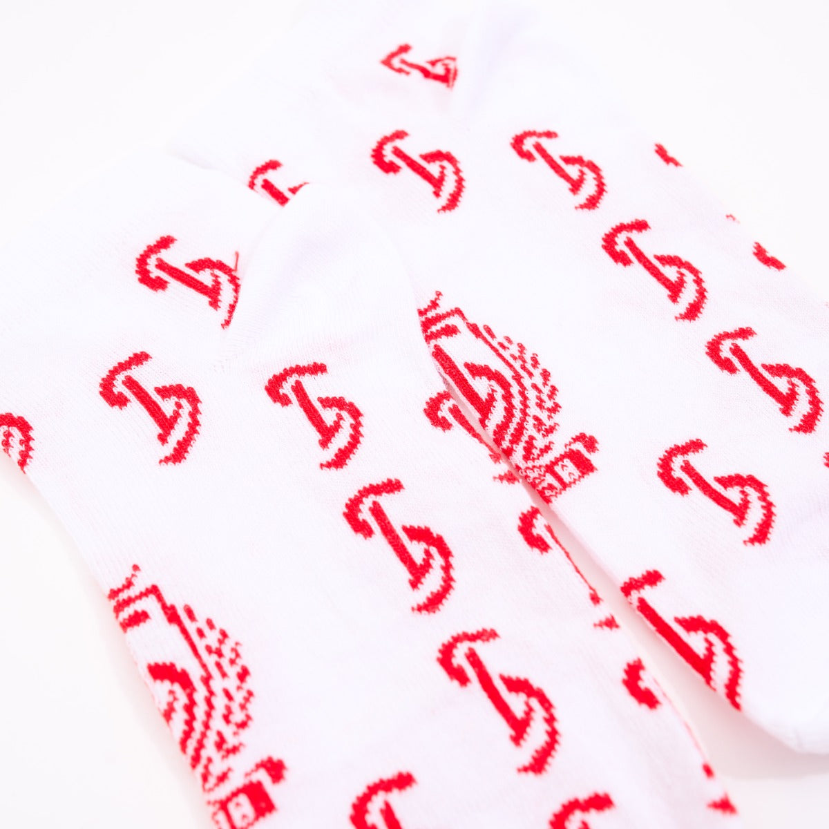 LOT OF 2 PAIRS OF SOCKS