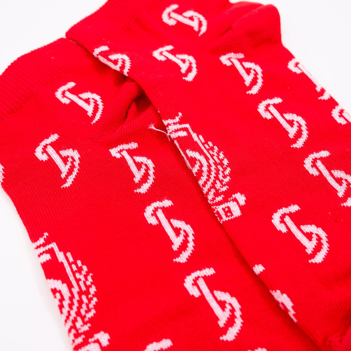 LOT OF 2 PAIRS OF SOCKS