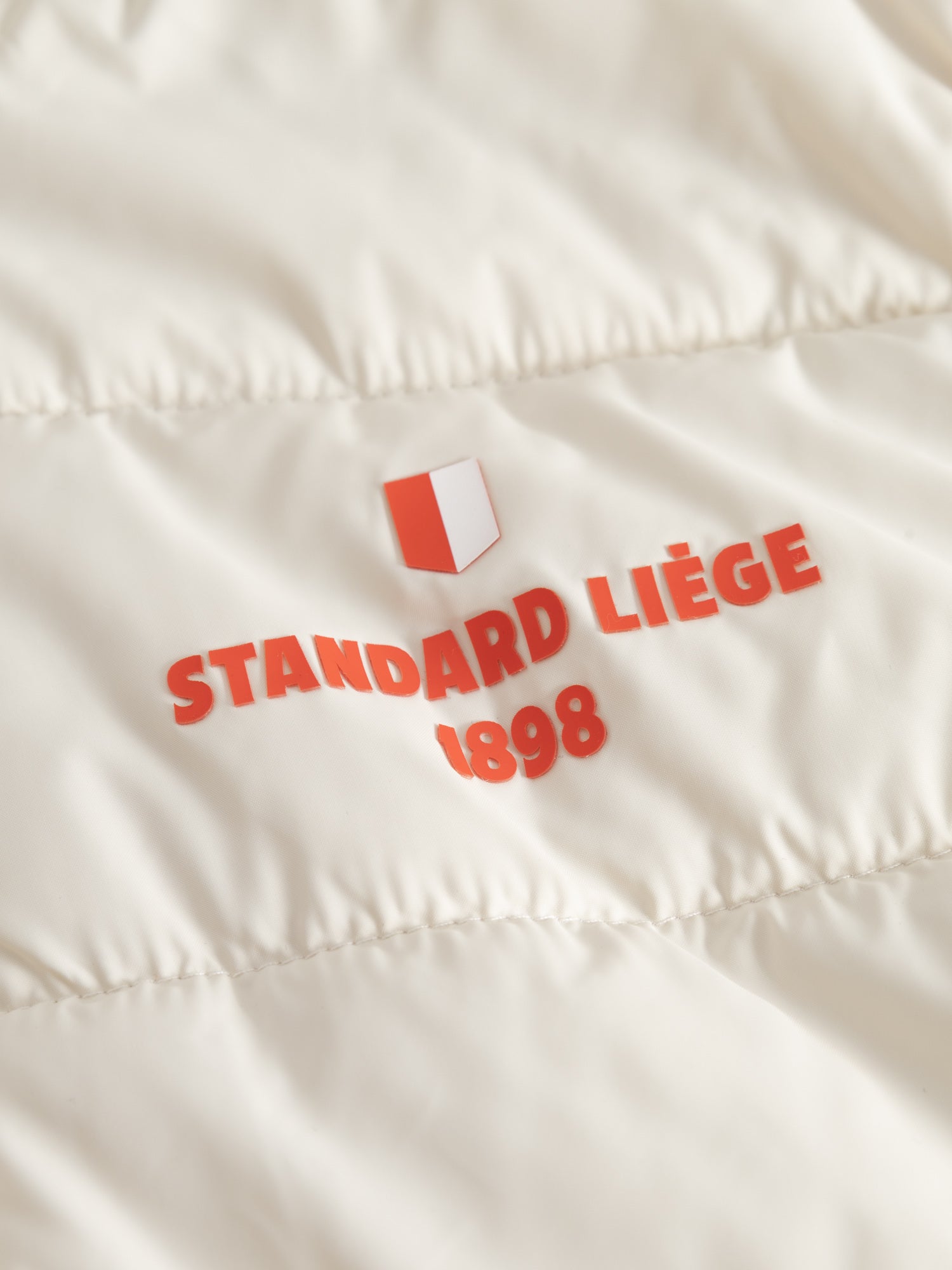VESTE SANS MANCHE BLANCHE